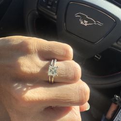 STUNNING  diamond ring