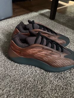 Yeezy 700 v3