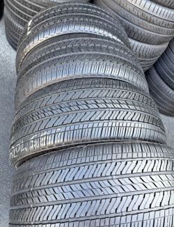 285_45R22 BRIGGESTONE tires usadas en perfecta condición 80%life