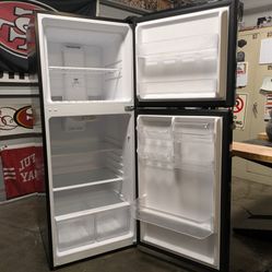 Magic Chef refrigerator