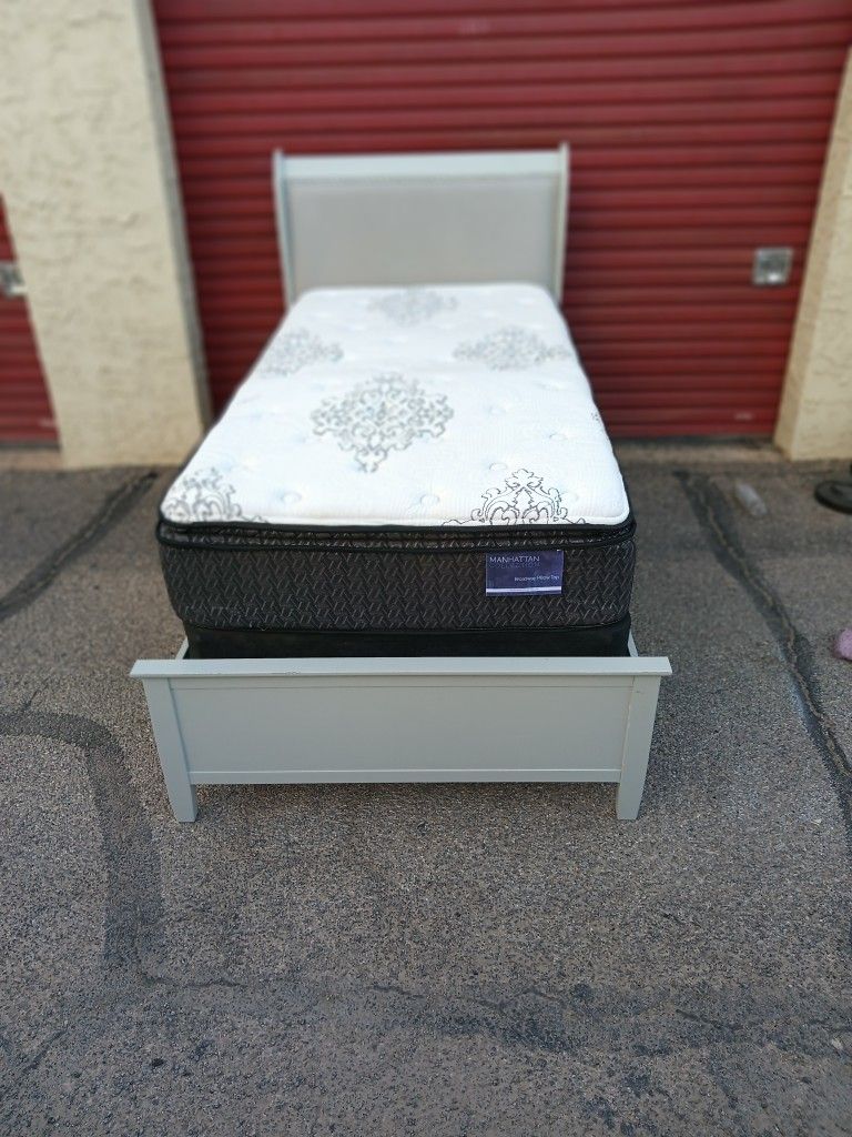 Single Sides Manhattan Collection Broadway Pillow Top Bed Complete Mattress Box And Sleigh Bed Frame