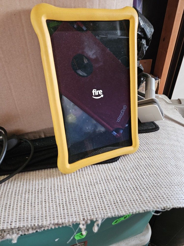 Fire HD 10 Tablet (10.1" 1080p full HD display, 64 GB) – Black (2019 Release)