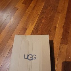 UGG girls Sz 4