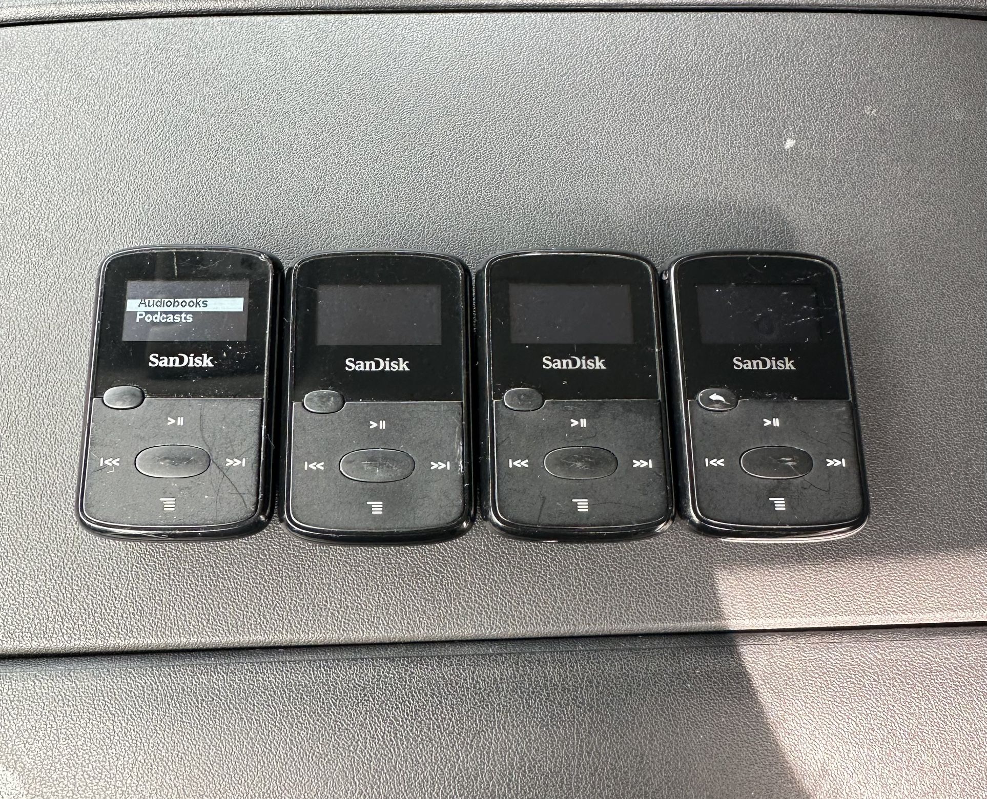 SANDISK MP3 PLAYERS