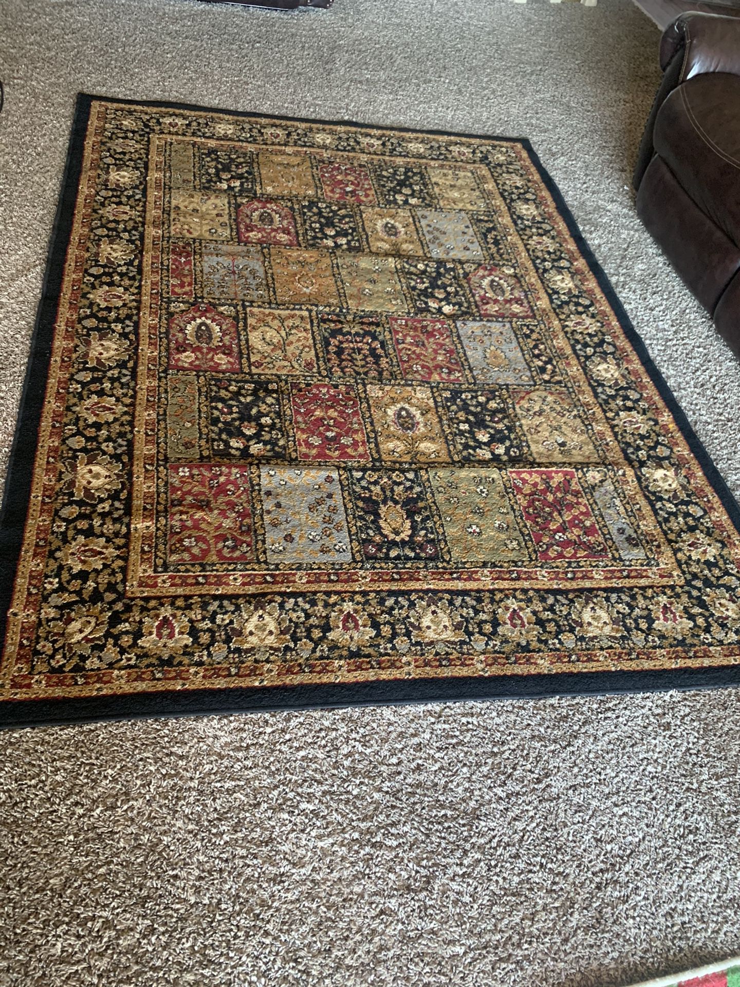 Area rug 5 by 7 feet