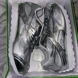 Bottega Veneta Orbit Silver/White 44(US11)