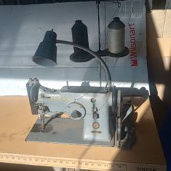 Singer Heavy Duty Sewing Machine