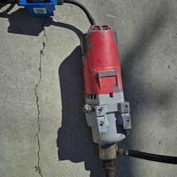 Milwaukee core drill missing base but works strong