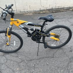 24 Black hawk Harley Davison Bike 