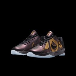 KOBE 5 YEAR OF THE MAMBA EGGPLANT