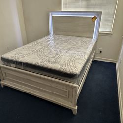 Queen Bed Platform Bed W/ Built-In LED Lights / Mattress Included. 💢  Cama Queen Size Con Luz Led / Colchon Incluido