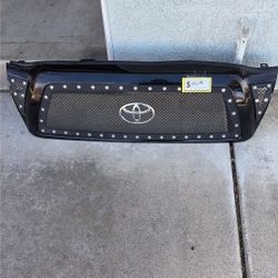 Toyota Tacoma Grill For 2nd Generation 