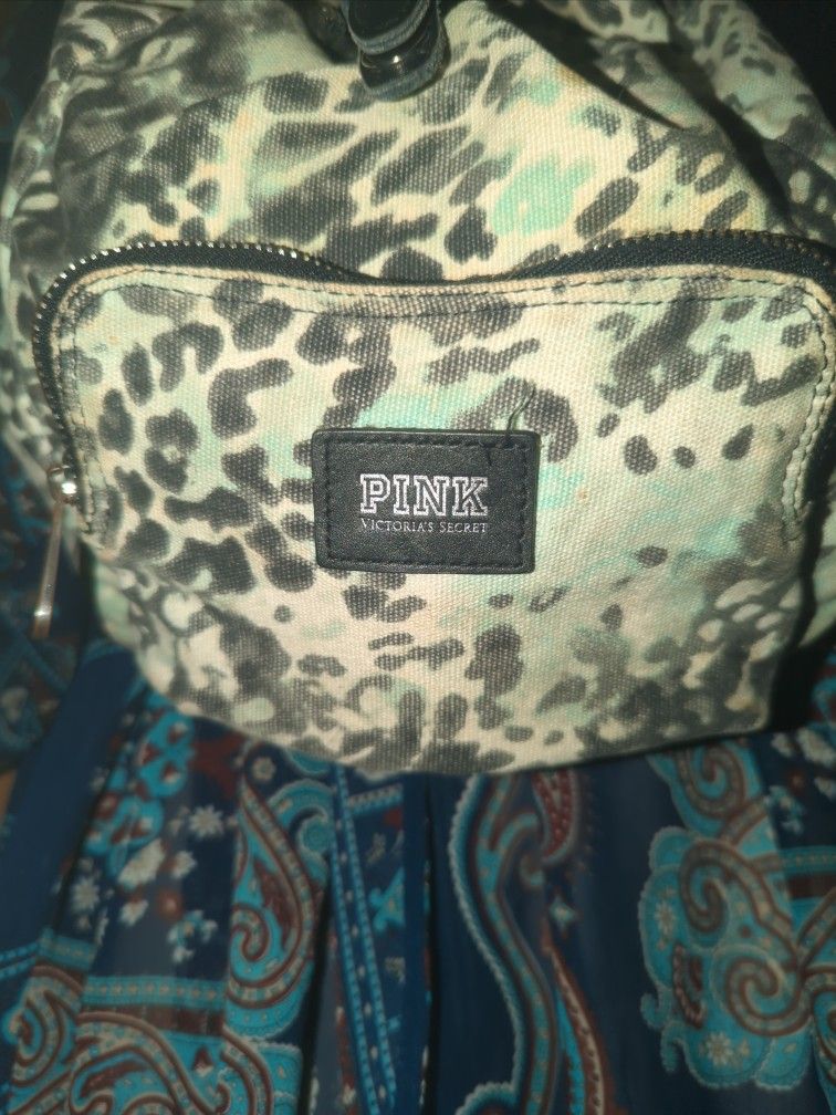 $22 VS PINK VS MID- SIZE AQUA BLUE TIE DYE Backpack 22$