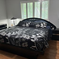 5 piece contemporary King Size Bedroom Suit -no matress