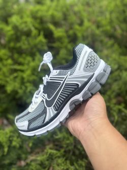 Nike vomero 5 black white