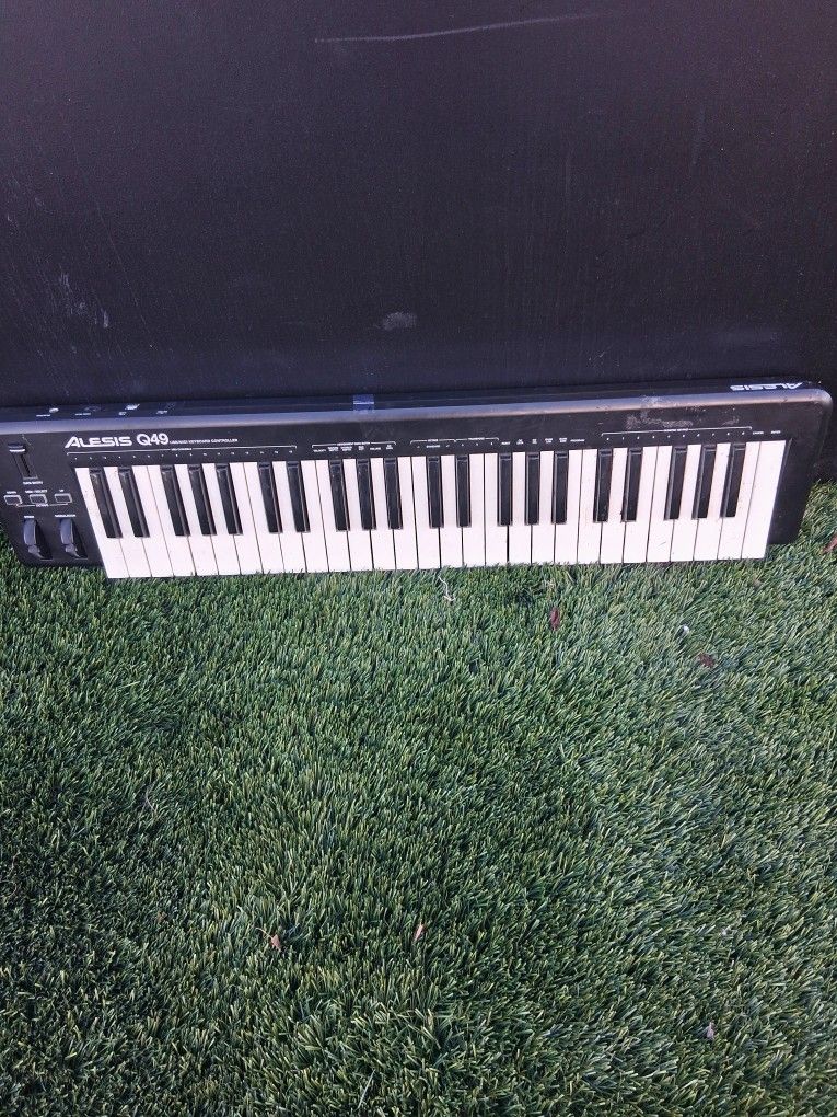 Alesis Q49 USB/midi Keyboard Controller