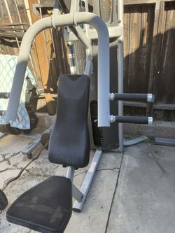 CHEST/SHOULDER PRESS MACHINE 200LBS
