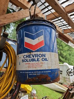 5 G Chevron Oil Can