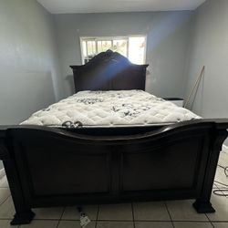 Queen Size Bed 