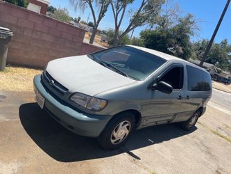 2000 Toyota Sienna
