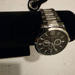 VAN HEUSEN MENS LUXURY WATCH