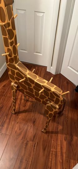 Giraffe, stand
