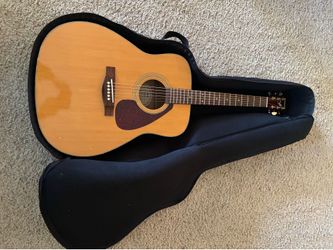 Yamaha 6-String Acoustic Guitar & Soft Case