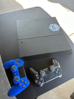 PlayStation 4 & two controllers