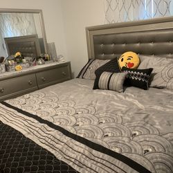 Bed Set Including the Mattress 