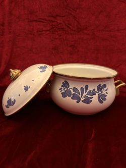 Vintage Enamel pot 