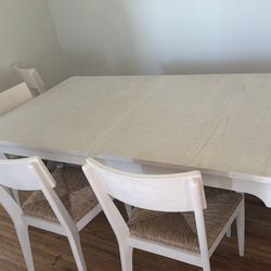 Living spaces dining room set