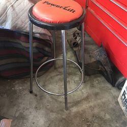 PowerLift Stool