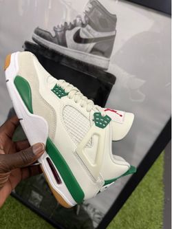 “Pine green” Jordan retro 4s