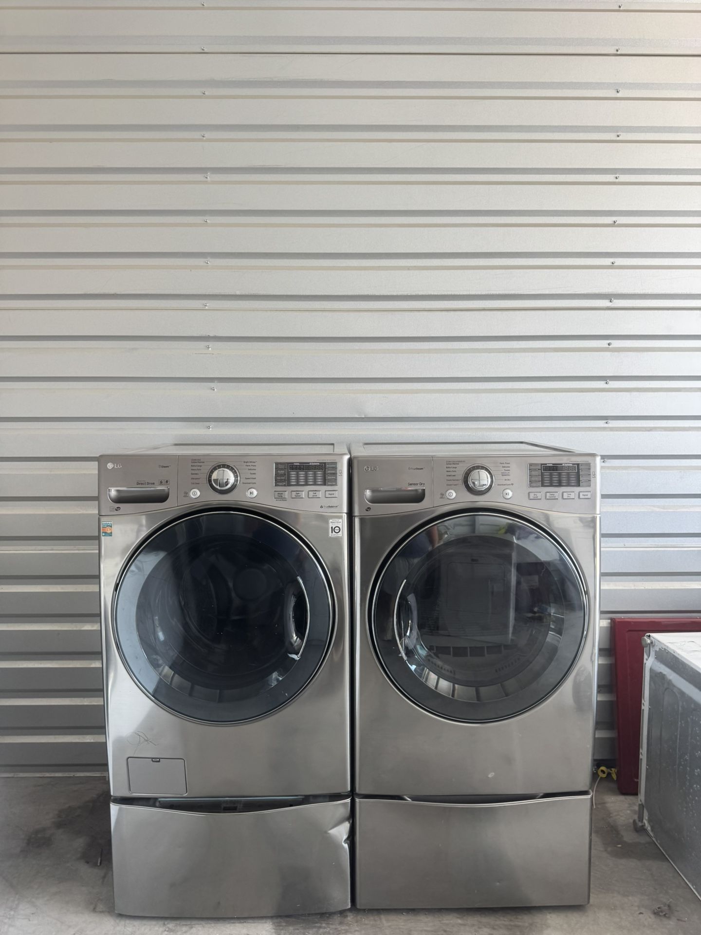 LG WASHER AND GAS DRYER