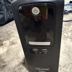 Cyber Power 1500 Backup Power Bank 