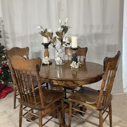 Extendable Oak Pedestal Dining Table & 4 Pressed Back Chairs PERFECT FOR APARTMENT! 