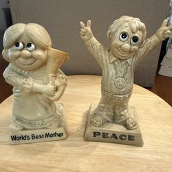 Vintage R Berrie 1970 Figurines - Peace & World’s Best Mother 