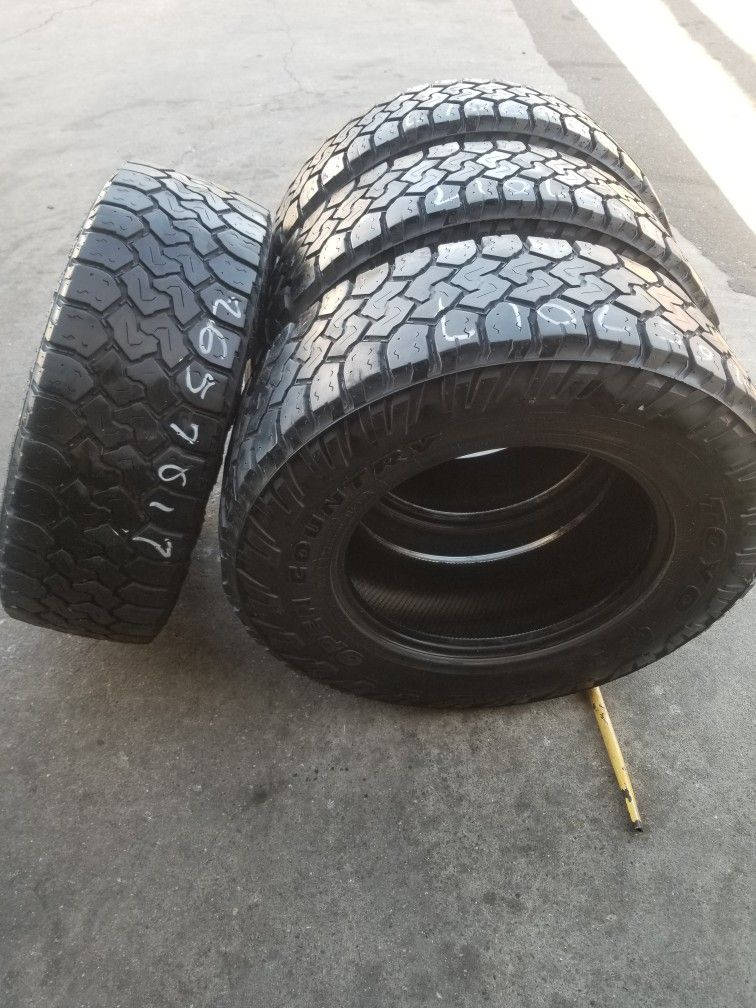 4 used tires Lt265 70r17 Toyo ct open country $250.00 all 4