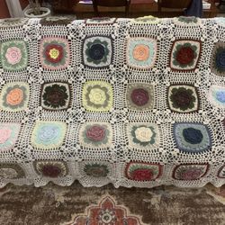 Vtg Hand Crocheted King Sz Afghan Blanket Bedspread Roses Granny Squares.   Beautiful Handmade Bed Cover!  Measures approximately 108” long  96” wide 