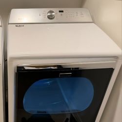MAYTAG GAS DRYER 8.8 CU FT  HEAVY DUTY LIKE NEW 