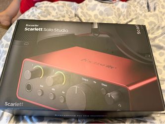 Scarlett Solo studio