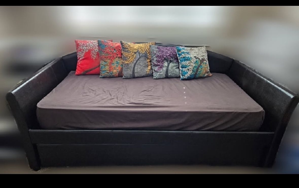 Twin Size Day Bed