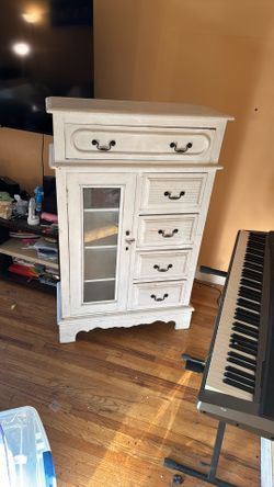 Distressed Antique Dresser W/ Glass Case (5) Drawer