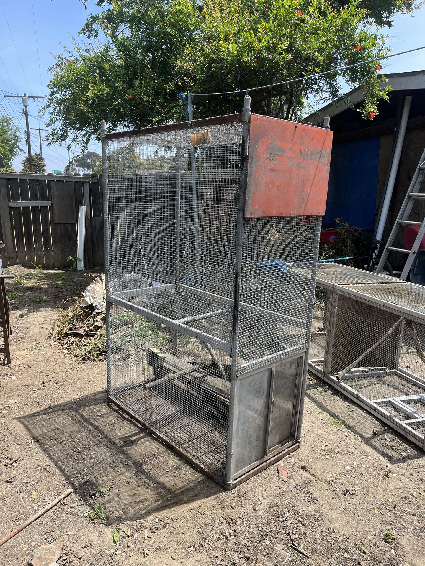 Jaula Para Perro Grande for Sale in Victorville, CA - OfferUp