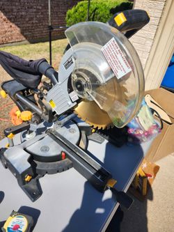 Chicago Electric Compound Miter Saw