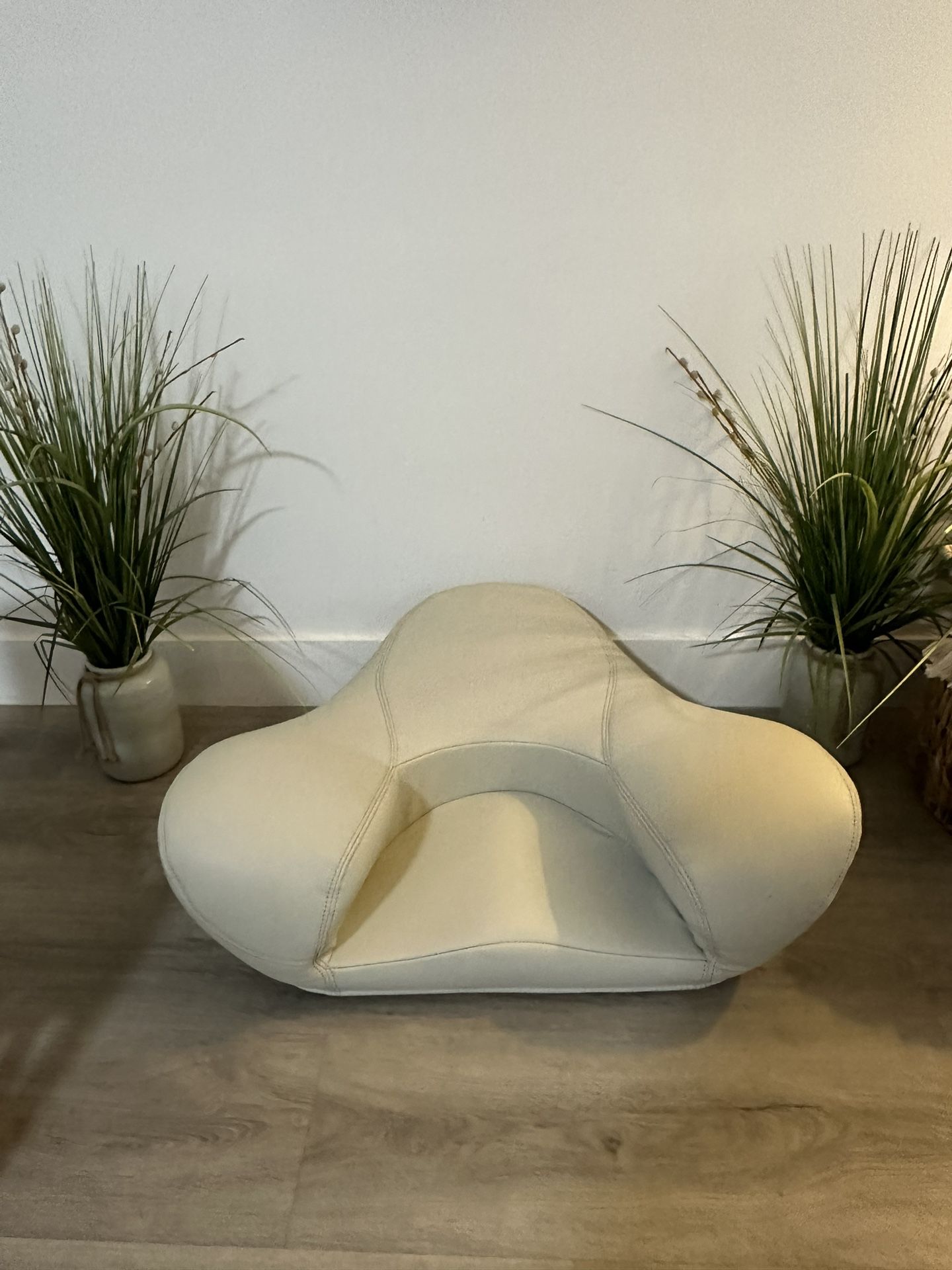 Alexia Meditation Seat