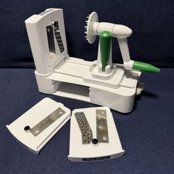 Vegetable and fruit slicer like new