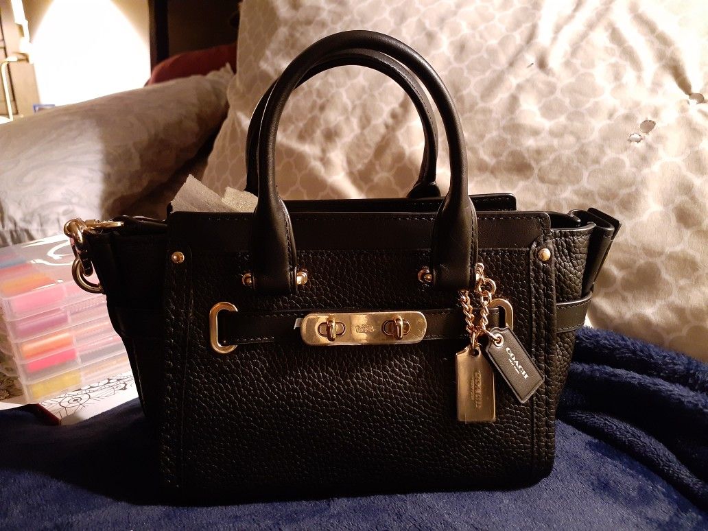 Very Petite/Small BEAUTIFUL, BRAND NEW COACH PURSE!!! BLK LEATHER!!