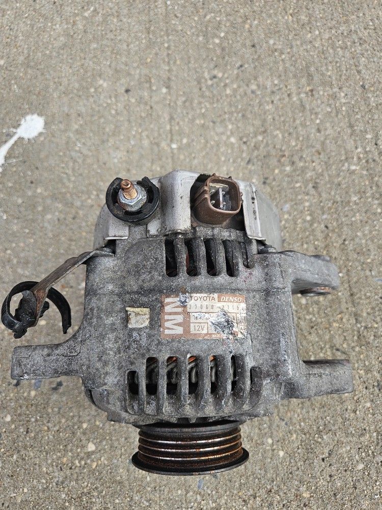 08 - 15 Toyota Yaris Alternator Orginal Toyota $100