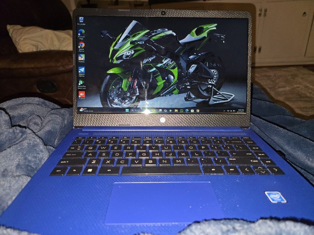 HP LAPTOP 14"